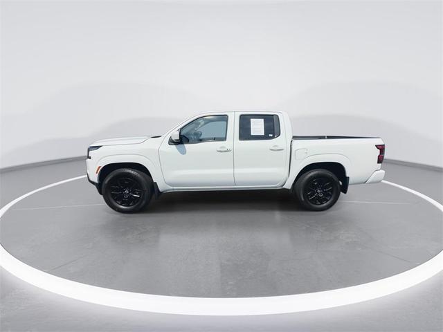 Photo of 2022 Glacier White Nissan Frontier