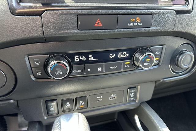 Photo of 2022 Glacier White Nissan Frontier