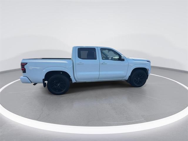 Photo of 2022 Glacier White Nissan Frontier