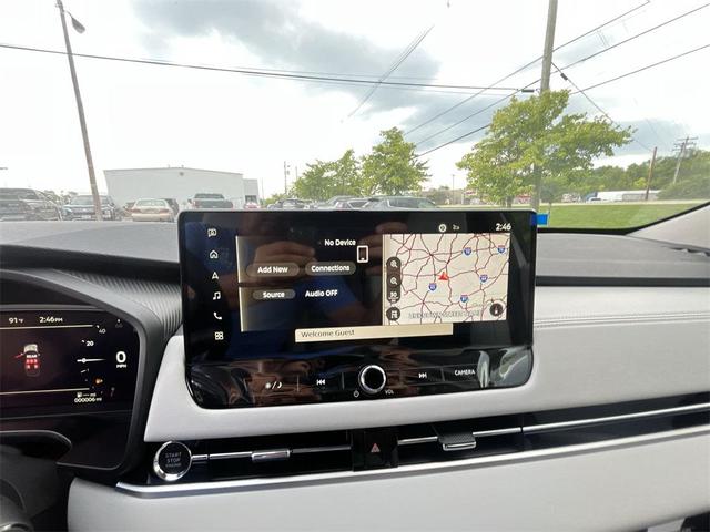 Photo of 2025 White Diamond Mitsubishi Outlander