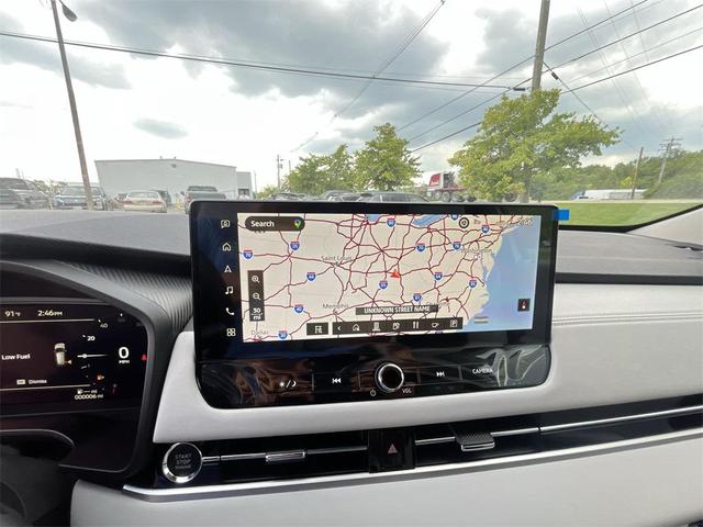 Photo of 2025 White Diamond Mitsubishi Outlander
