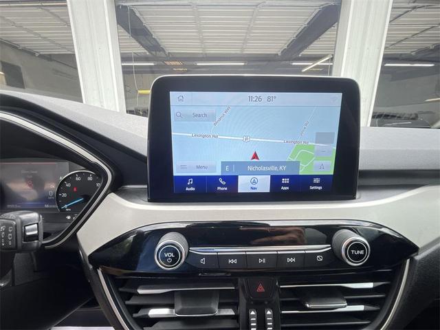 Photo of 2021 Silver Metallic Ford Escape