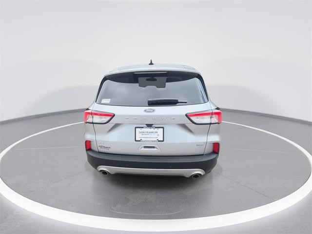 Photo of 2021 Silver Metallic Ford Escape