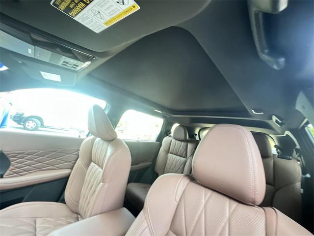 Photo of 2025 Moonstone Gray Metallic W/ Black Roof Mitsubishi Outlander