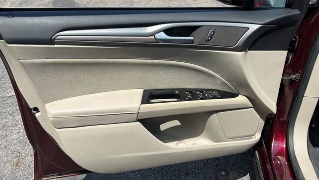 Photo of 2017 Maroon Ford Fusion