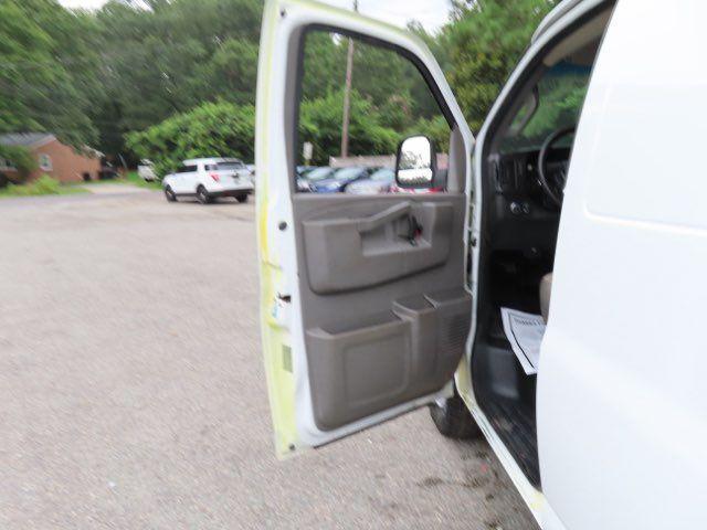 Photo of 2017 Summit White Chevrolet Express 2500