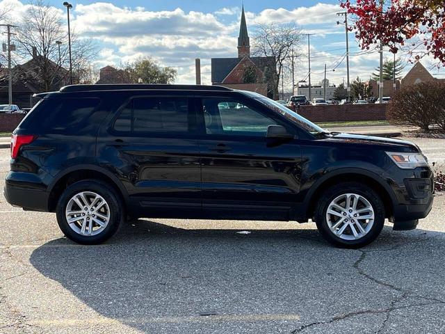 Photo of 2017 Shadow Black Ford Explorer