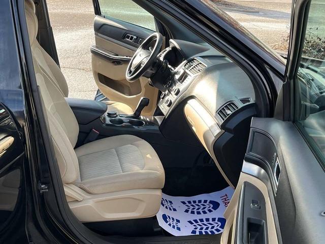 Photo of 2017 Shadow Black Ford Explorer