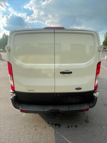 Photo of 2017 Oxford White Ford Transit-150