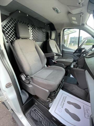 Photo of 2017 Oxford White Ford Transit-150