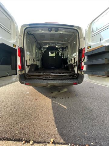 Photo of 2017 Oxford White Ford Transit-150