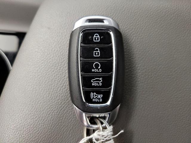 Photo of 2021 Red Hyundai ELANTRA
