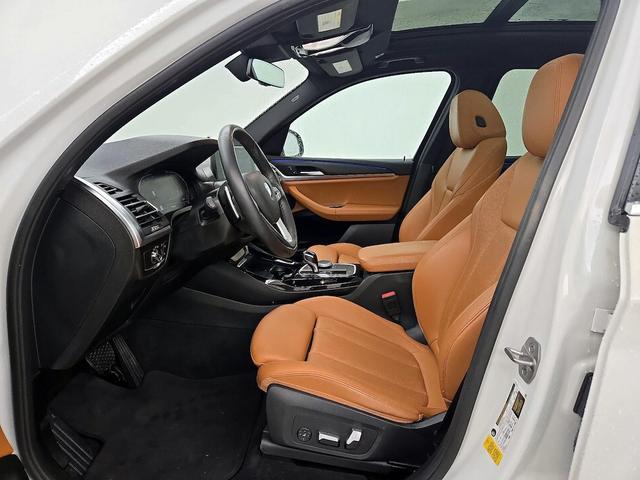 Photo of 2023 White BMW X3