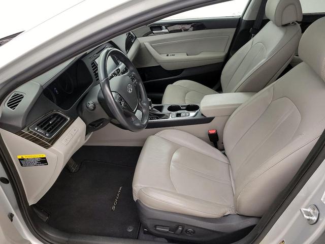 Photo of 2017 Silver Hyundai SONATA