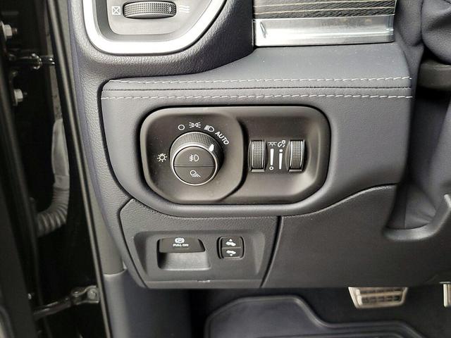 Photo of 2022 Blue RAM 1500