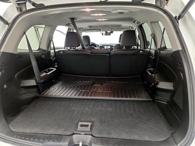 Photo of 2021 White Honda Pilot