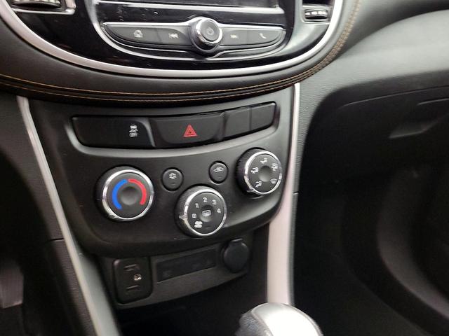 Photo of 2019 White Chevrolet Trax
