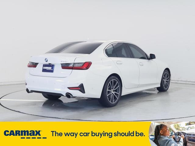 Photo of 2022 White BMW 330