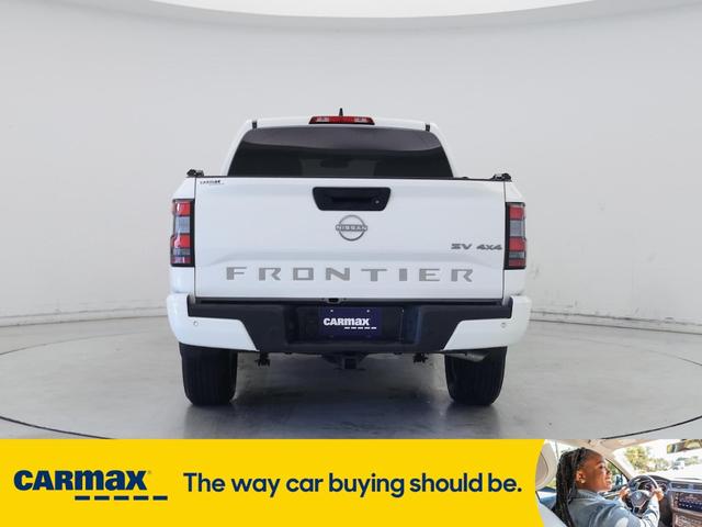 Photo of 2023 White Nissan Frontier