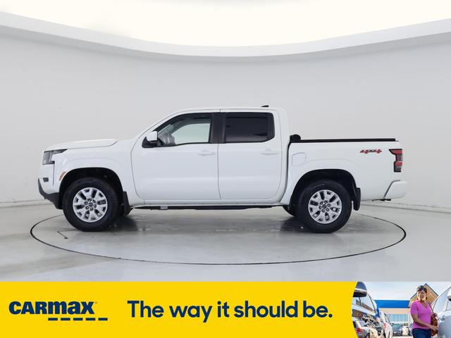 Photo of 2023 White Nissan Frontier