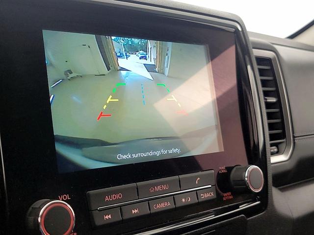 Photo of 2023 White Nissan Frontier