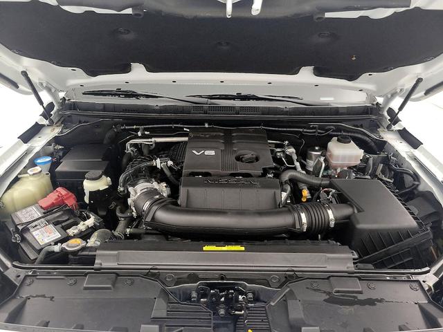Photo of 2023 White Nissan Frontier