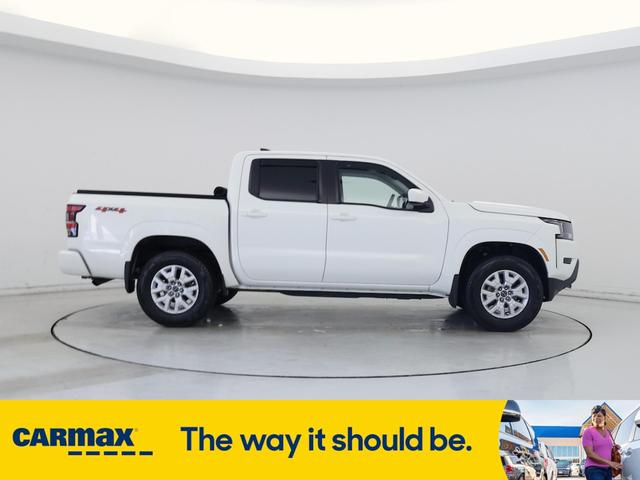Photo of 2023 White Nissan Frontier