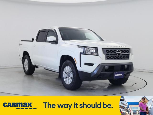 Photo of 2023 White Nissan Frontier