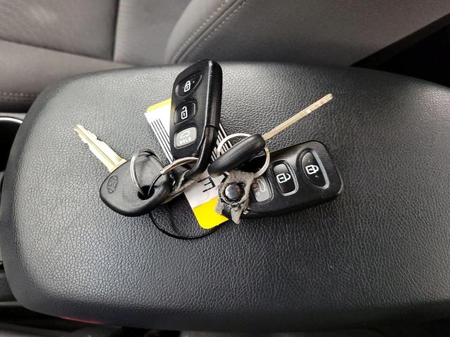 Photo of 2015 Gray Hyundai ELANTRA