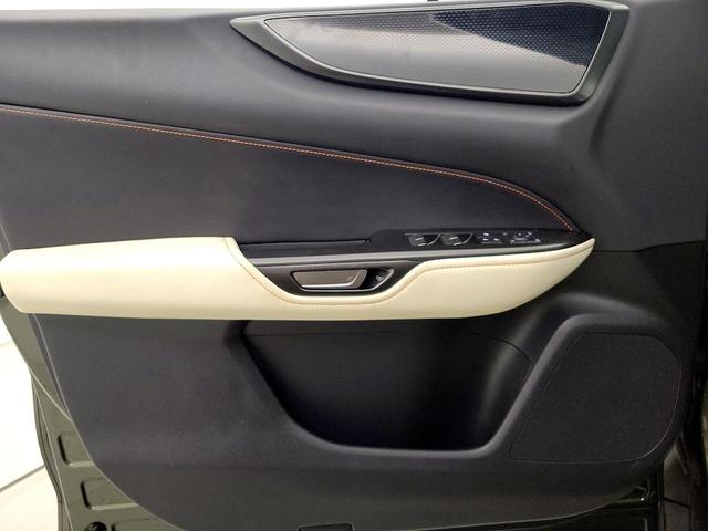 Photo of 2022 Green Lexus NX 250