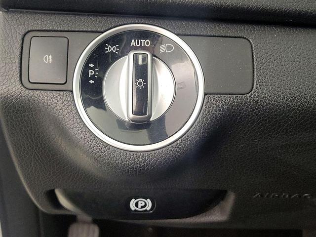 Photo of 2014 Silver Mercedes-Benz C-Class