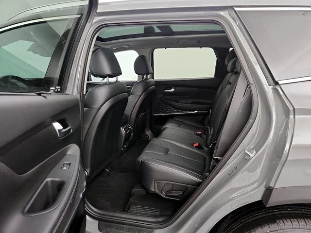 Photo of 2022 Gray Hyundai SANTA FE