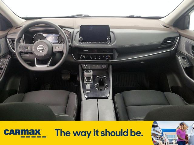 Photo of 2023 Gray Nissan Rogue