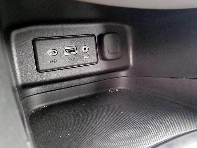 Photo of 2020 White Chevrolet Equinox