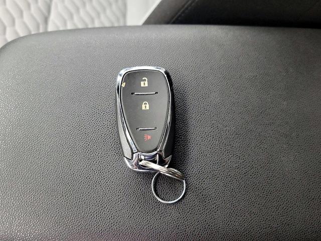 Photo of 2020 White Chevrolet Equinox
