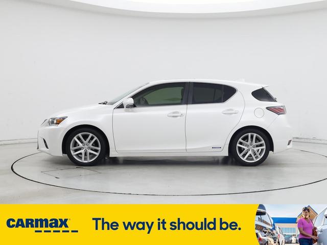 Photo of 2017 White Lexus CT 200h