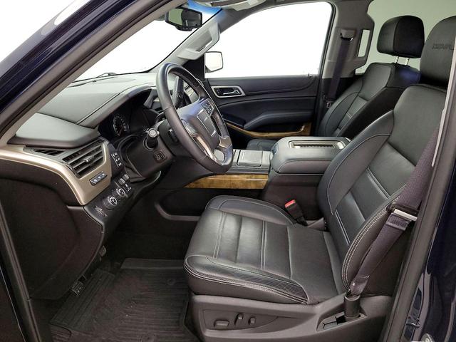Photo of 2017 Blue GMC Yukon