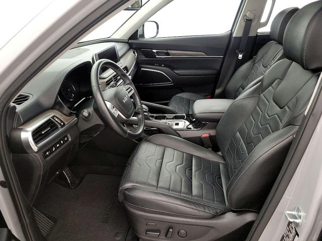Photo of 2022 Gray Kia Telluride