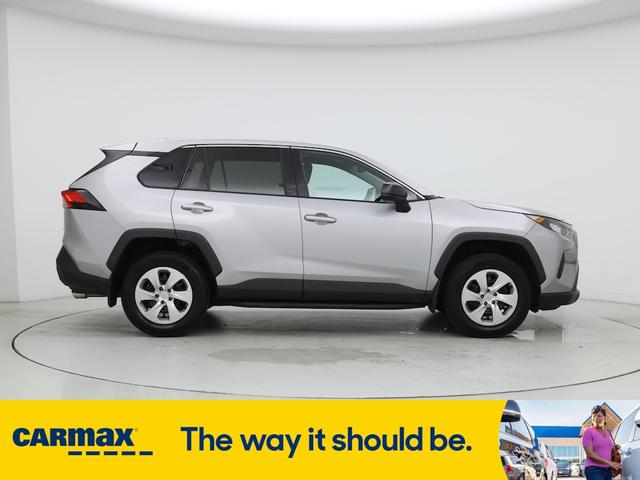 Photo of 2022 Silver Toyota RAV4