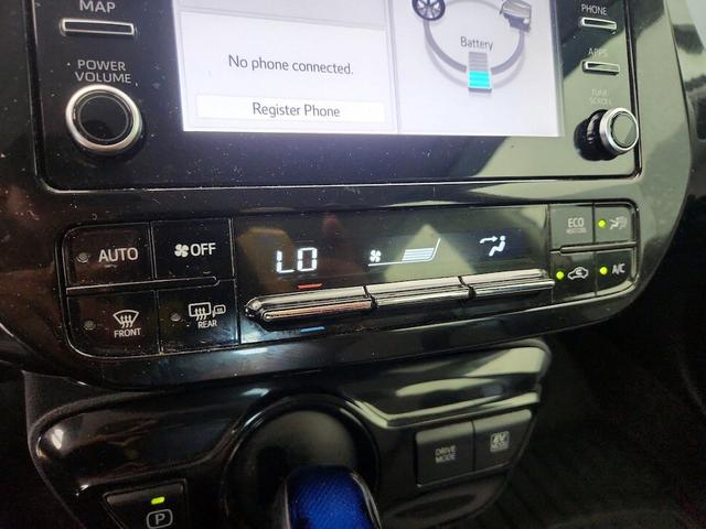 Photo of 2020 White Toyota Prius