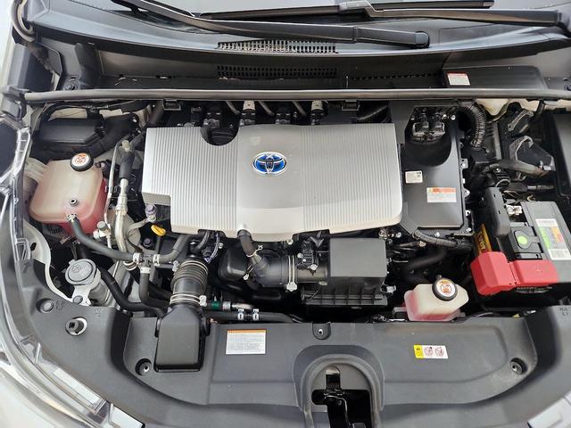 Photo of 2020 White Toyota Prius