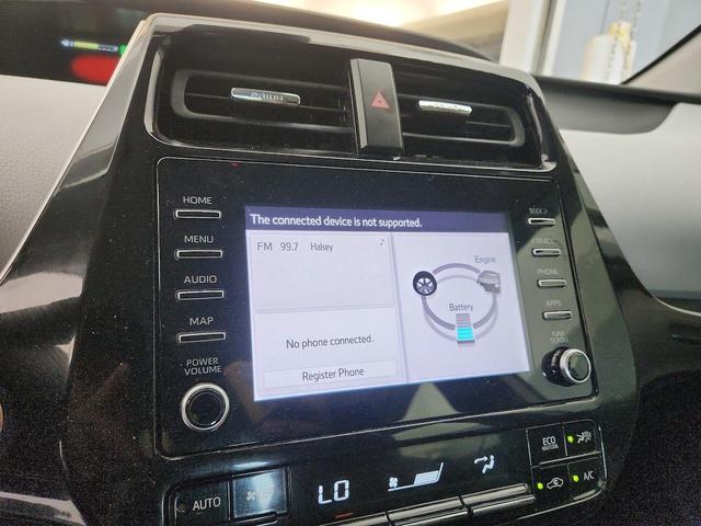 Photo of 2020 White Toyota Prius