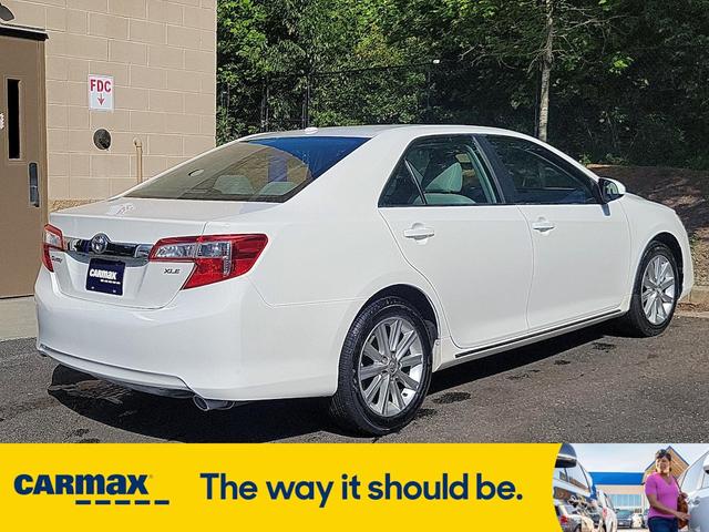 Photo of 2014 White Toyota Camry