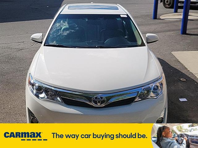 Photo of 2014 White Toyota Camry
