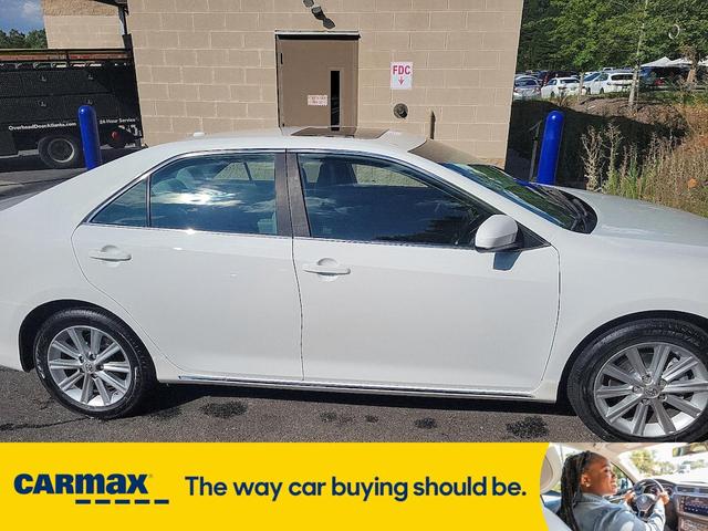 Photo of 2014 White Toyota Camry