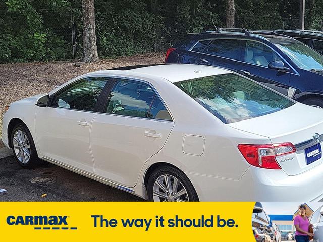 Photo of 2014 White Toyota Camry