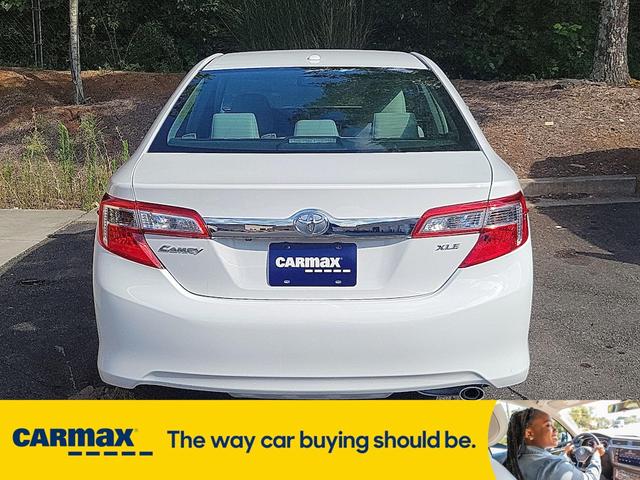 Photo of 2014 White Toyota Camry