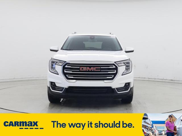 Photo of 2022 White GMC Terrain