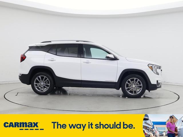 Photo of 2022 White GMC Terrain