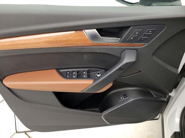 Photo of 2023 White Audi Q5